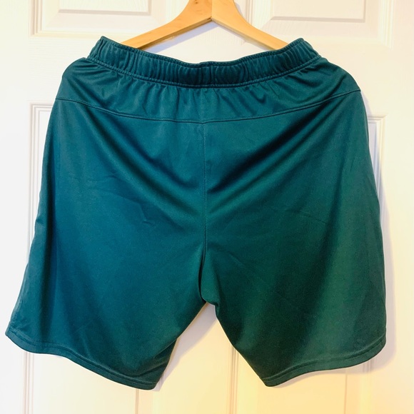 Old Navy | Active Go-Dry Shorts - Picture 3 of 4